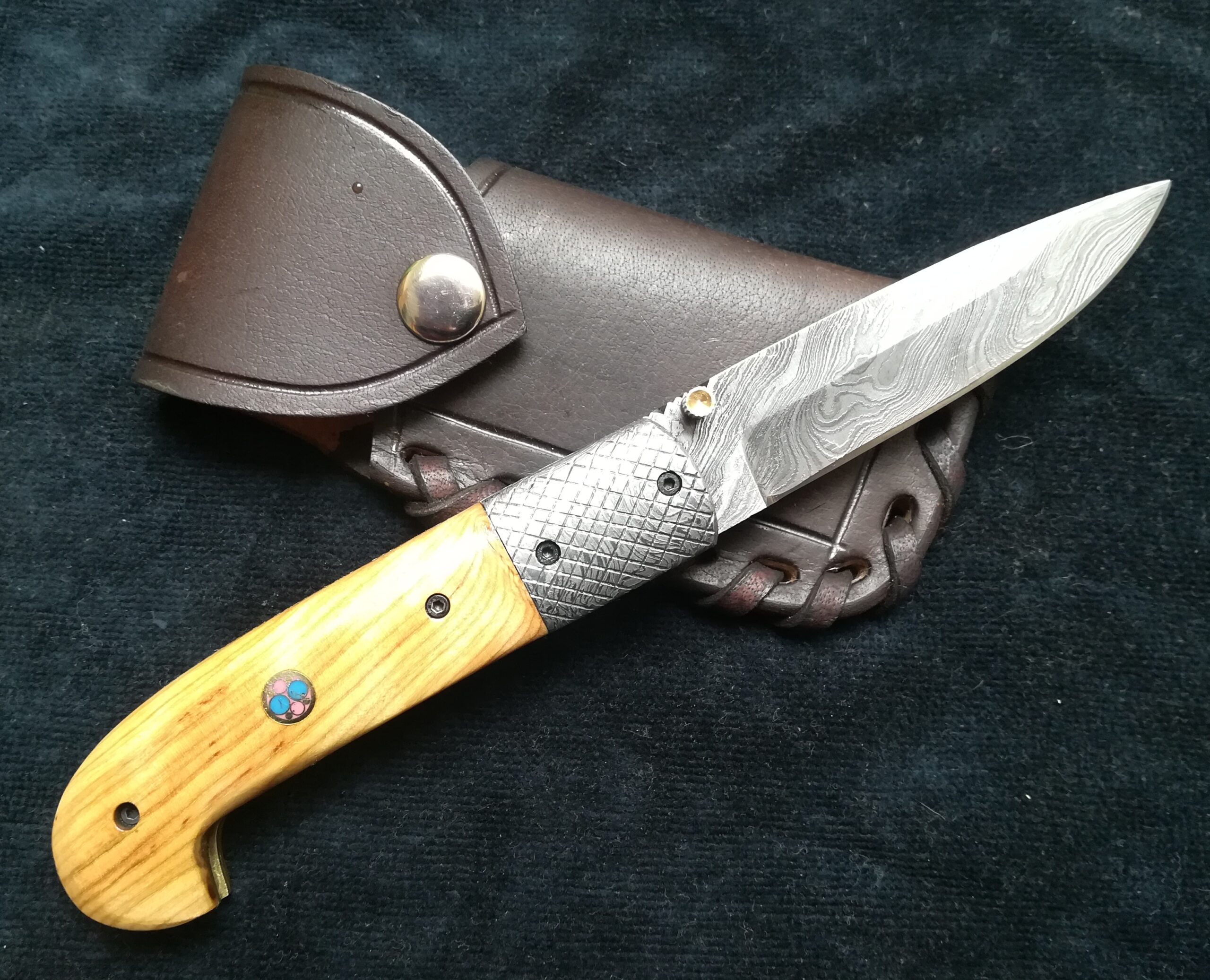 Olive Sentinell Damascus folding knife Manufacturer